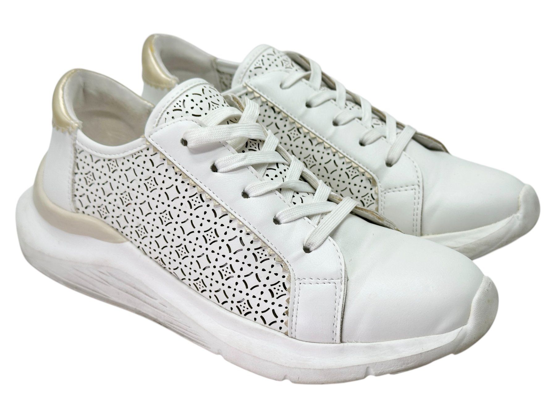 Scarpe da donna: Baskets Bata RedFoam en cuir blanc. Pointure 38 – Usato da Morges venduto da deco.vintage 6