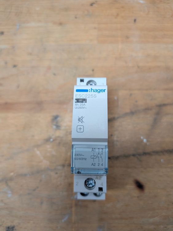 Hager ESC225S Installationsschütz 25A 2S 2 Schließer 230V für Reiheneinbau brummfrei ( ESC 225 S
