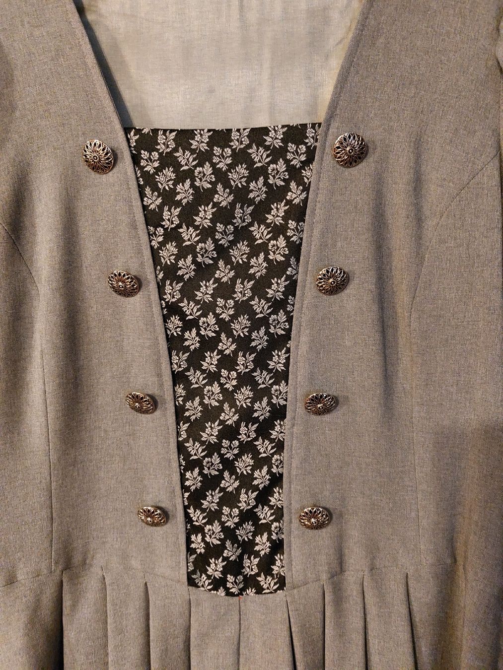 Kostüme: graues Trachtenkleid gr.42/44 – Gebraucht aus Elgg von Dagmar_17 1