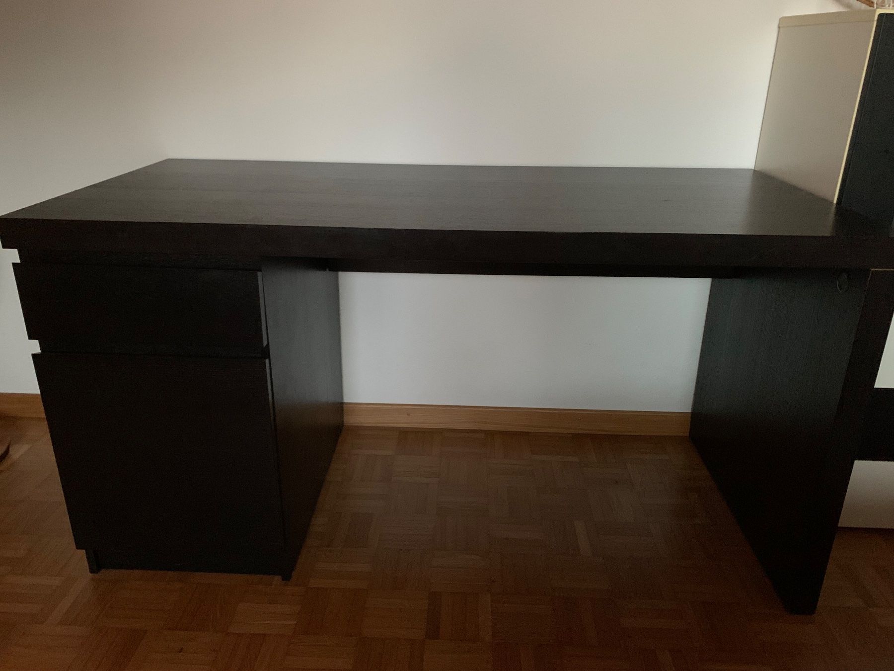 Micasa Scrivanie: schwarzes Holzpult – Usato da Zürich venduto da snowbi_1 1