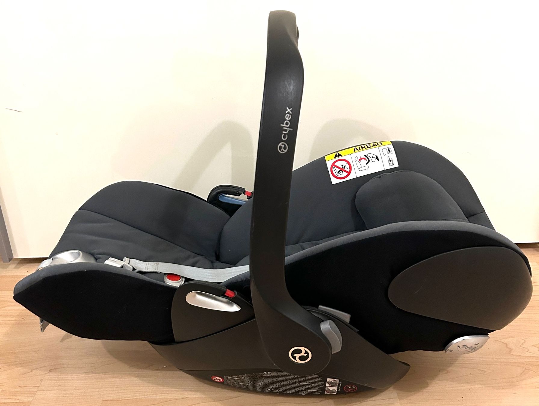 Cybex Seggiolini per auto: Babyschale Cybex Cloud Q inkl. Base Q Fix – Usato da Lachen SZ venduto da Tuco23 2