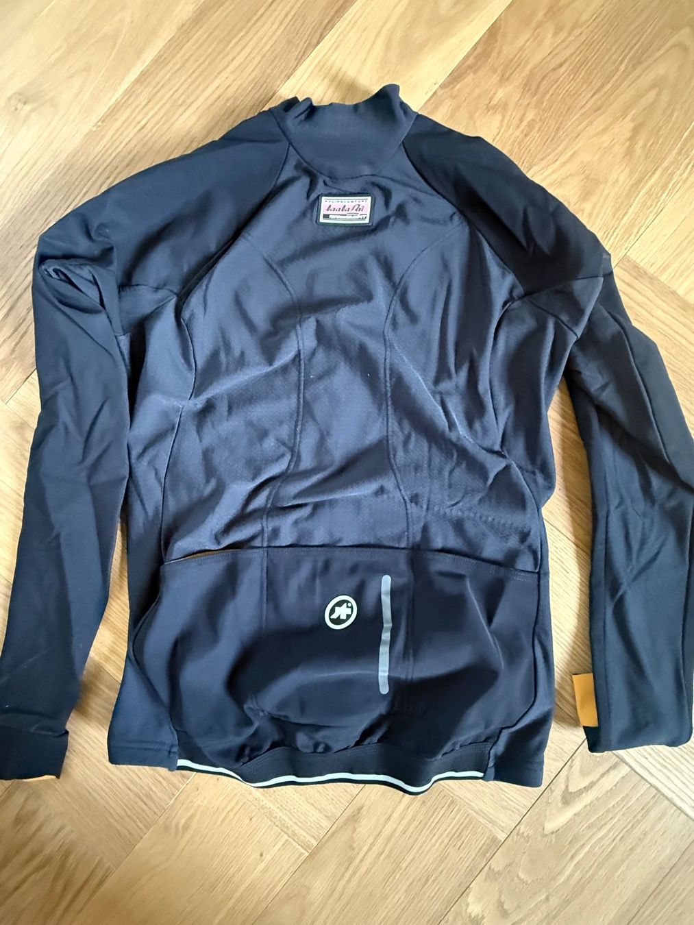 Assos Jacken: Assos Frühlings-/Herbst-Radjacke, Grösse M, 3 Layer – Gebraucht aus Horgen von tsp_qr5b 1