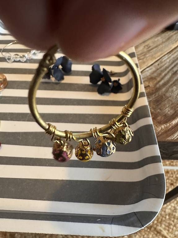 Altri gioielli: Kit de boucles d'oreilles et bague  – Usato da Lausanne venduto da ang_ks77 4