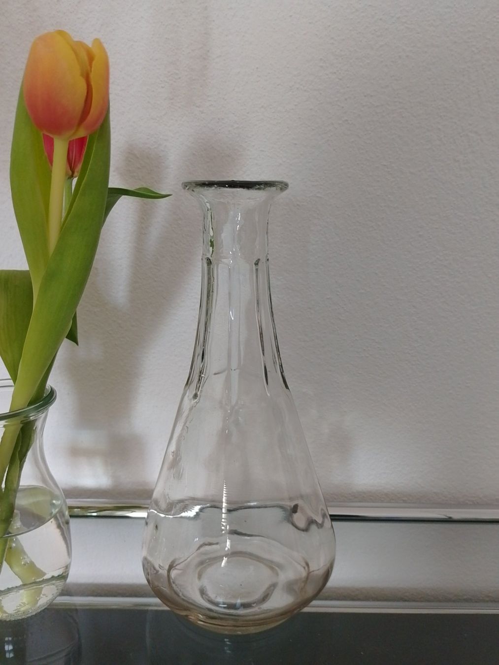 Caraffe: sehr schöne, grosse Glas Karaffe Glaskaraffe Glasvase Blumen – Usato da Zürich venduto da flora044