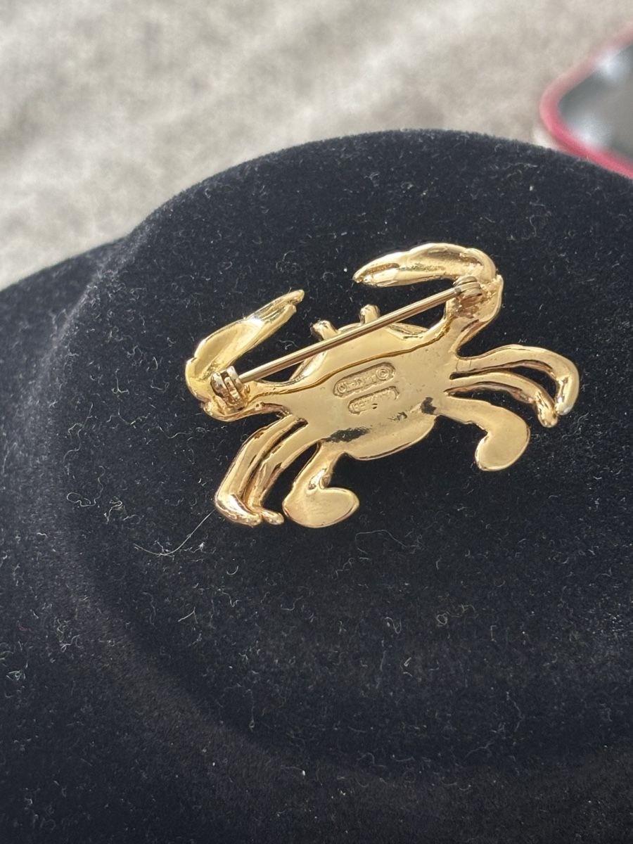 Dior Broschen & Nadeln: Vintage Dior Brosche Krebs Vergoldet mit Steinen  – Gebraucht aus Uznach von Vintage2022. 3