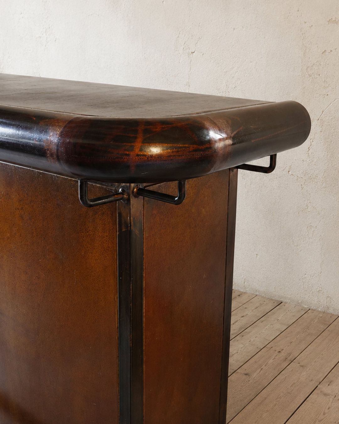 Ladenausstattungen & Messebau: BAR DESIGN BRUTALISTE – Gebraucht aus Moutier von Vintage-signature 1