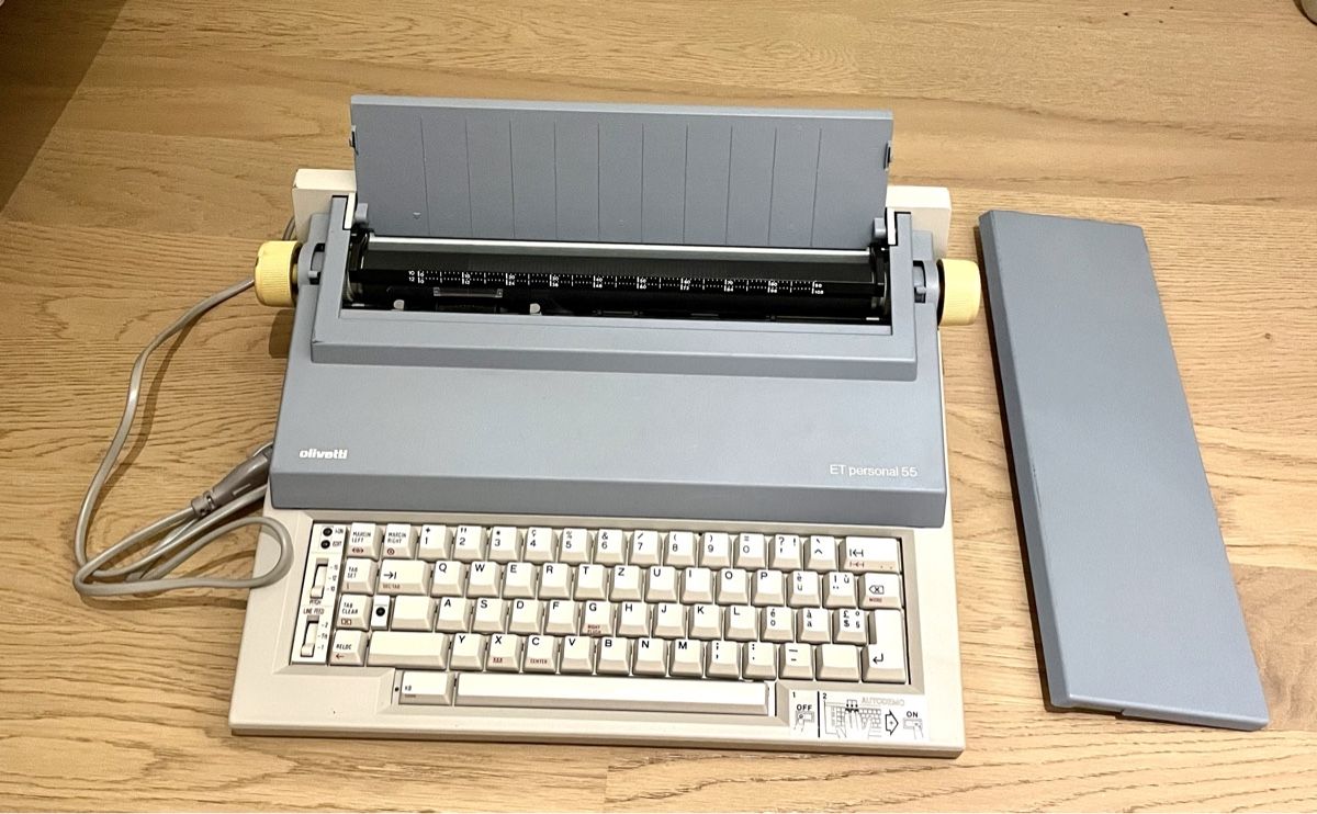 Olivetti Macchine da scrivere: Schreibmaschine – Usato da Sargans venduto da Didis