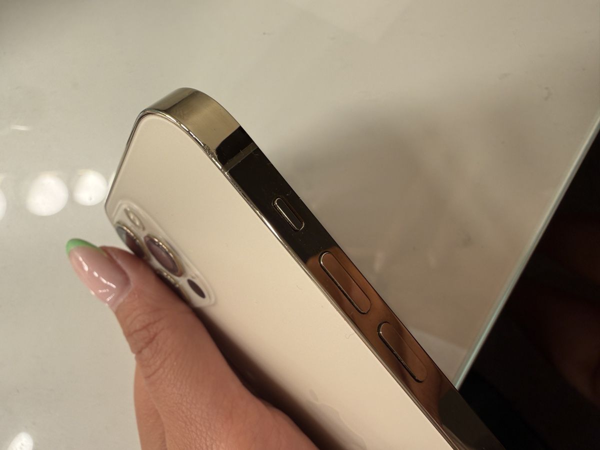 Apple Telefoni cellulari / Smartphones: iPhone 12 Pro 128GB Gold – Usato da St. Gallen venduto da azra_sadikov 4