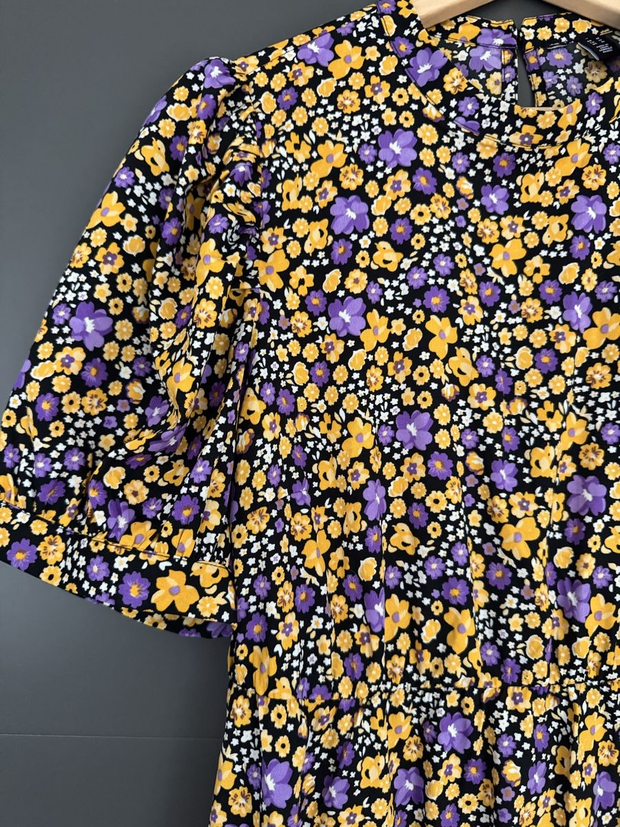Kleider: Blumenkleid (M) – Gebraucht aus Aarau von faXse 1