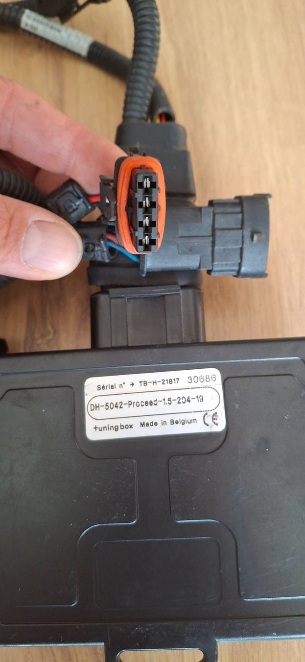 Kia Tutti pezzi di ricambio auto: Boitier programmation moteur Kia Proceed GT ,Tuning Box – Usato da Magnedens venduto da Calago 3