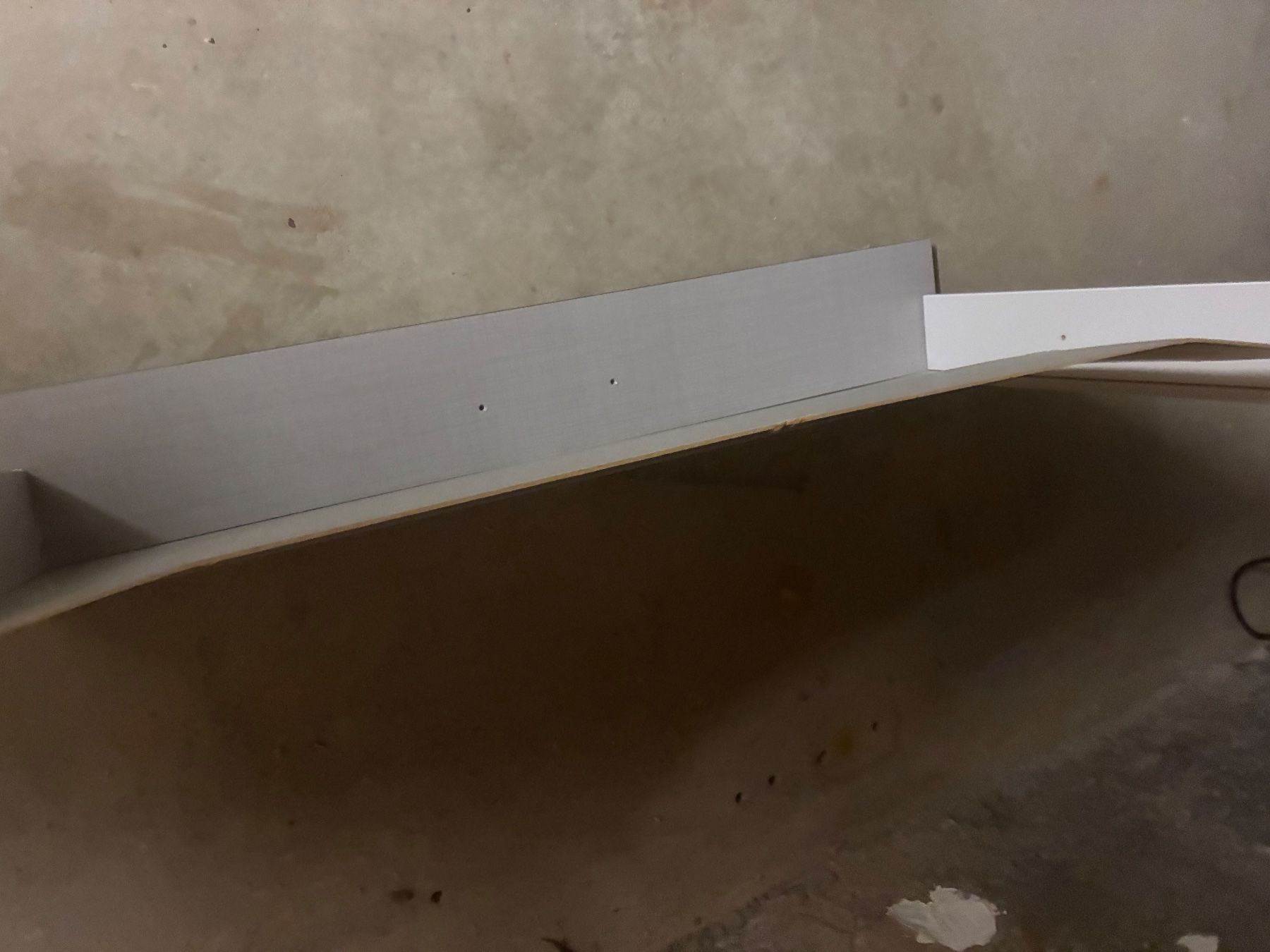 Armadi: Kleiderschrank (1 schublade defekt!) – Usato da Niederbipp venduto da Ffwch 5
