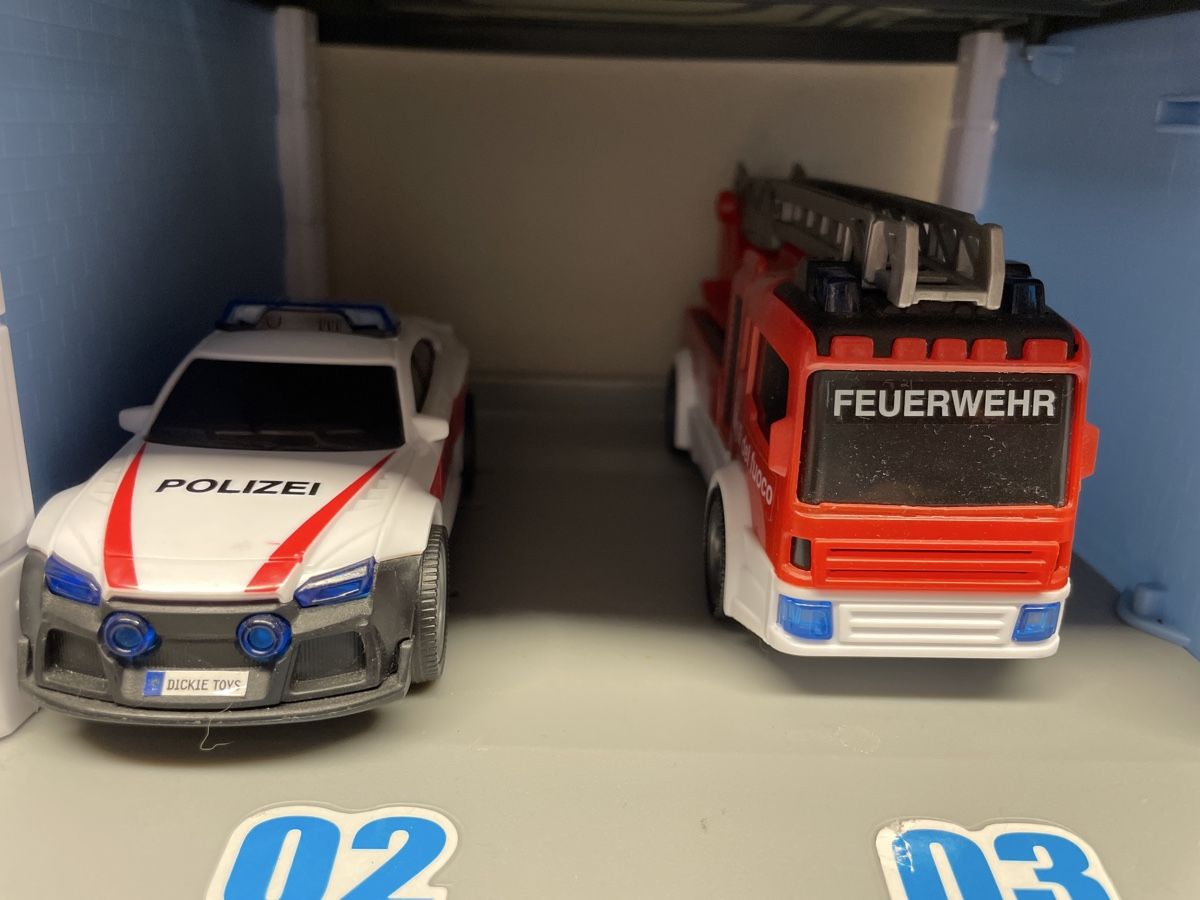 Dickie Toys Giocattoli: SOS Station mit 3 Einsatzfahrzeugen – Usato da Vordemwald venduto da Youko