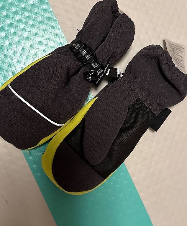 Guanti: Kinder Winterhandschuhe ? Grösse 3 – Usato da Bolligen venduto da jul_gc8q