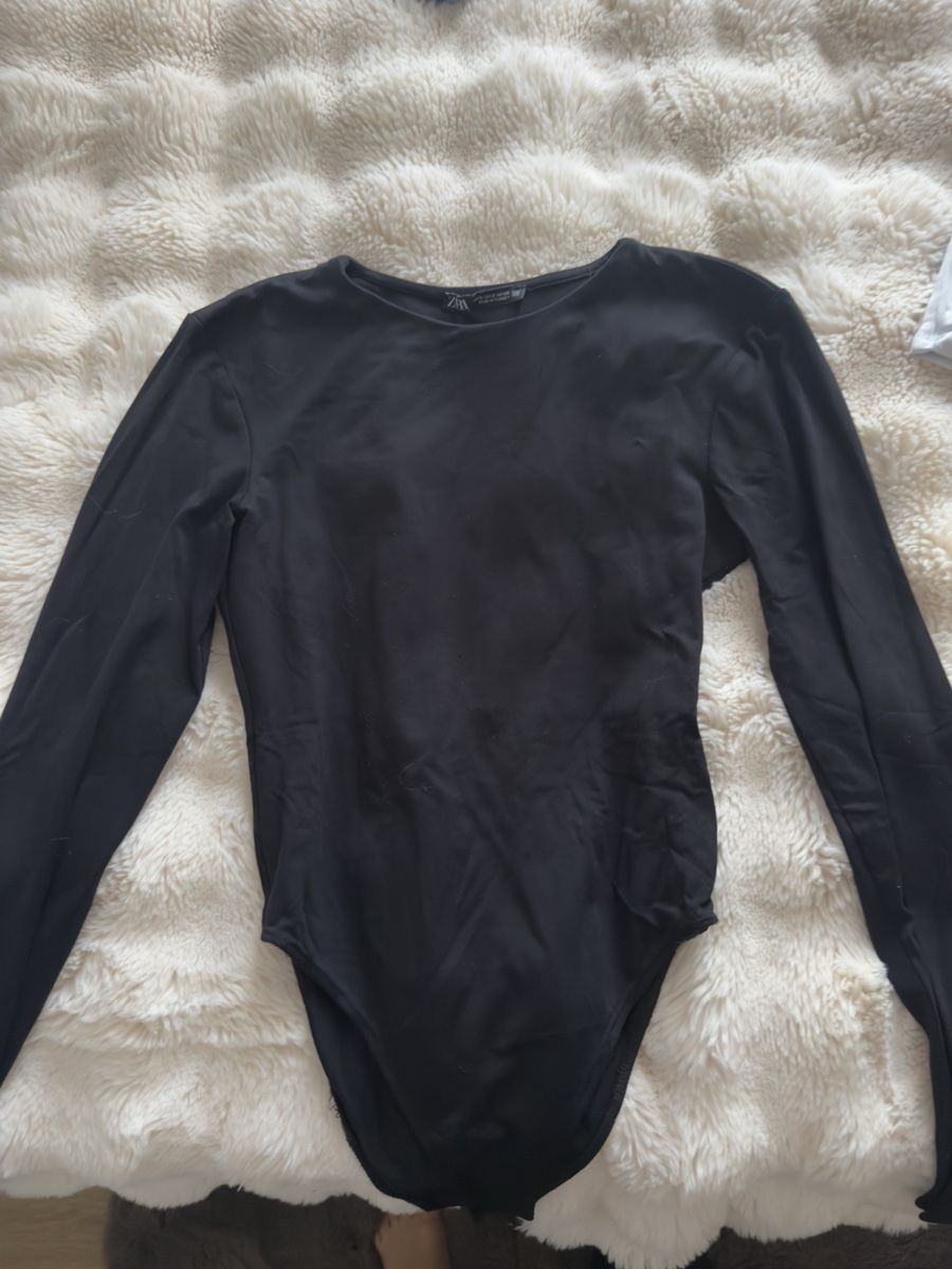 Zara Top: Zara Body schwarz Langarm – Usato da Niederhasli venduto da elm_7pyv