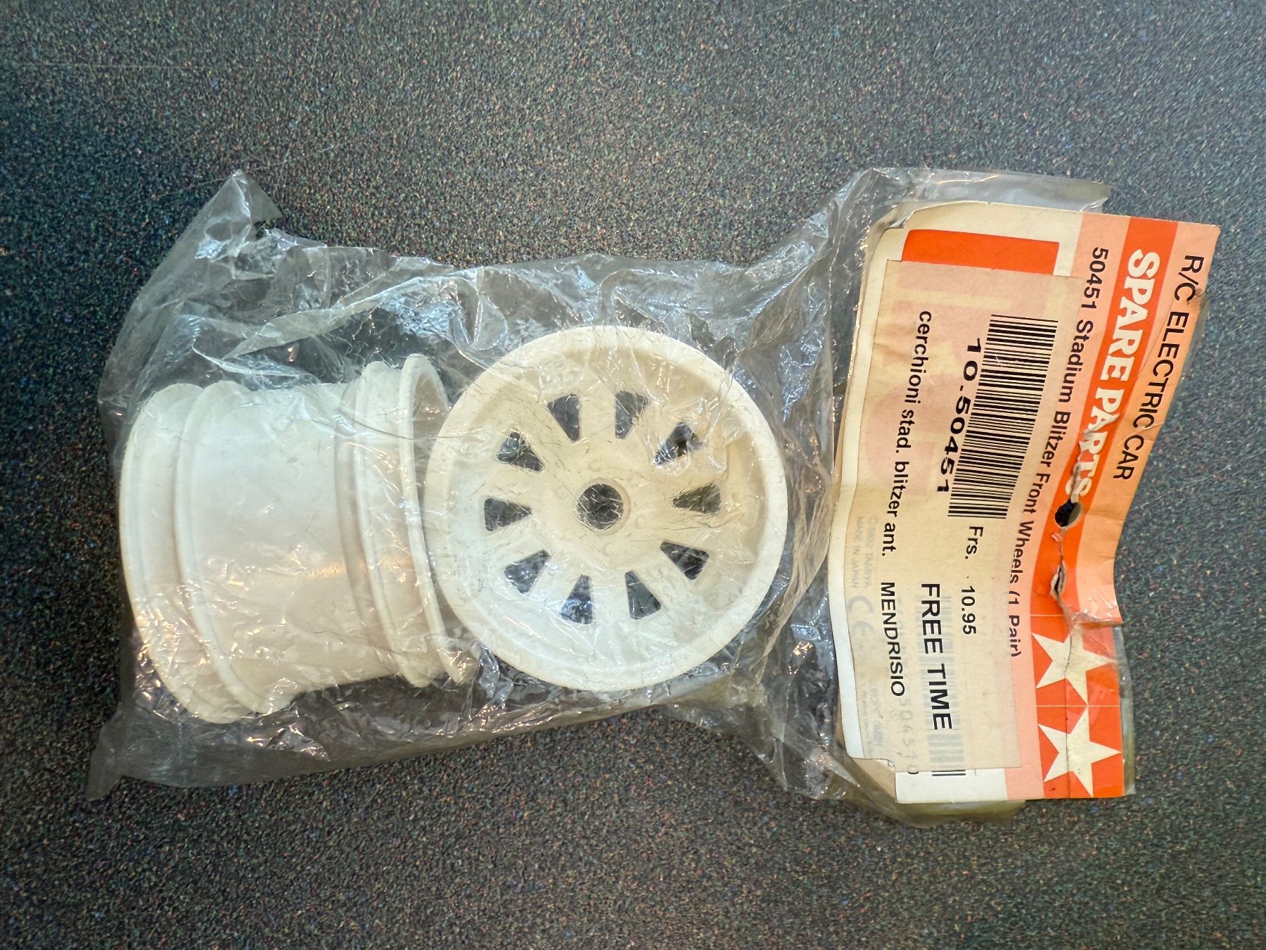 Tamiya Modellismo RC: Tamiya Vintage 50451 Stadium Blitzer Front Wheels – Nuovo (secondo la descrizione) da Chiasso venduto da Carrara-Modellismo