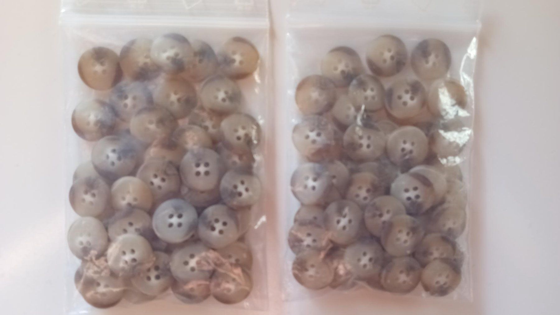 Bottoni: Knöpfe Kunststoff 15mm 50Stk pro Pack – Nuovo (secondo la descrizione) da Salez venduto da Robe12 1