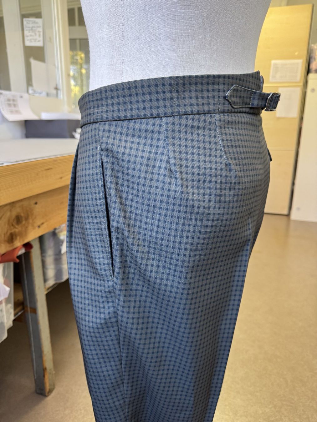 Pantaloni: Karierte Anzugshose, neuwertig – Usato da Thun venduto da Thunerseespiele_FBM 4