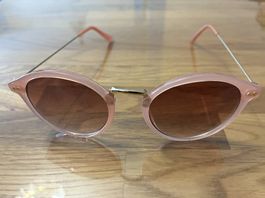Lunettes à soleil neufs de marque Himo