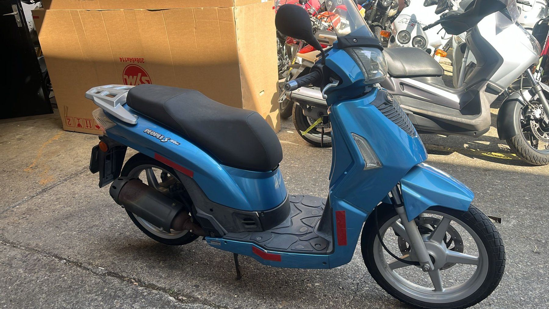 Kymco Scooter: Occasion Roller Kymco People S 50 hellbau – Usato da Zürich-Schwamendingen venduto da Josts_ToeffladeAG 1