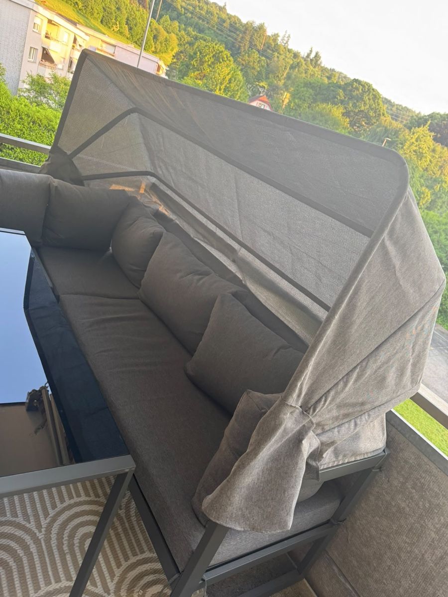 Set di tavolo e panche: Gartensitzgruppe anthrazit mit Tisch und Sonnendach gebrauch – Usato da Waltenschwil venduto da RobertW13