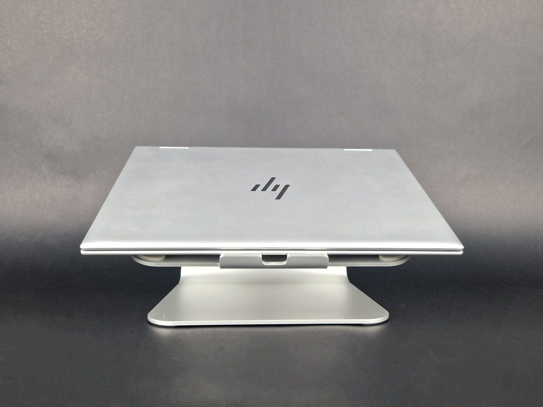 Racks & Cavalletti: Rain Design mStand, Silber (Laptopständer) – Usato da Basel venduto da Restwert_Basel 1