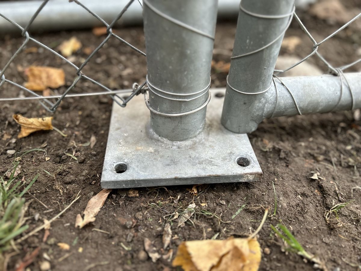 Fendivista: Metalltor mit Maschendrahtzaun verzinkt – Usato da Bowil venduto da User33 4