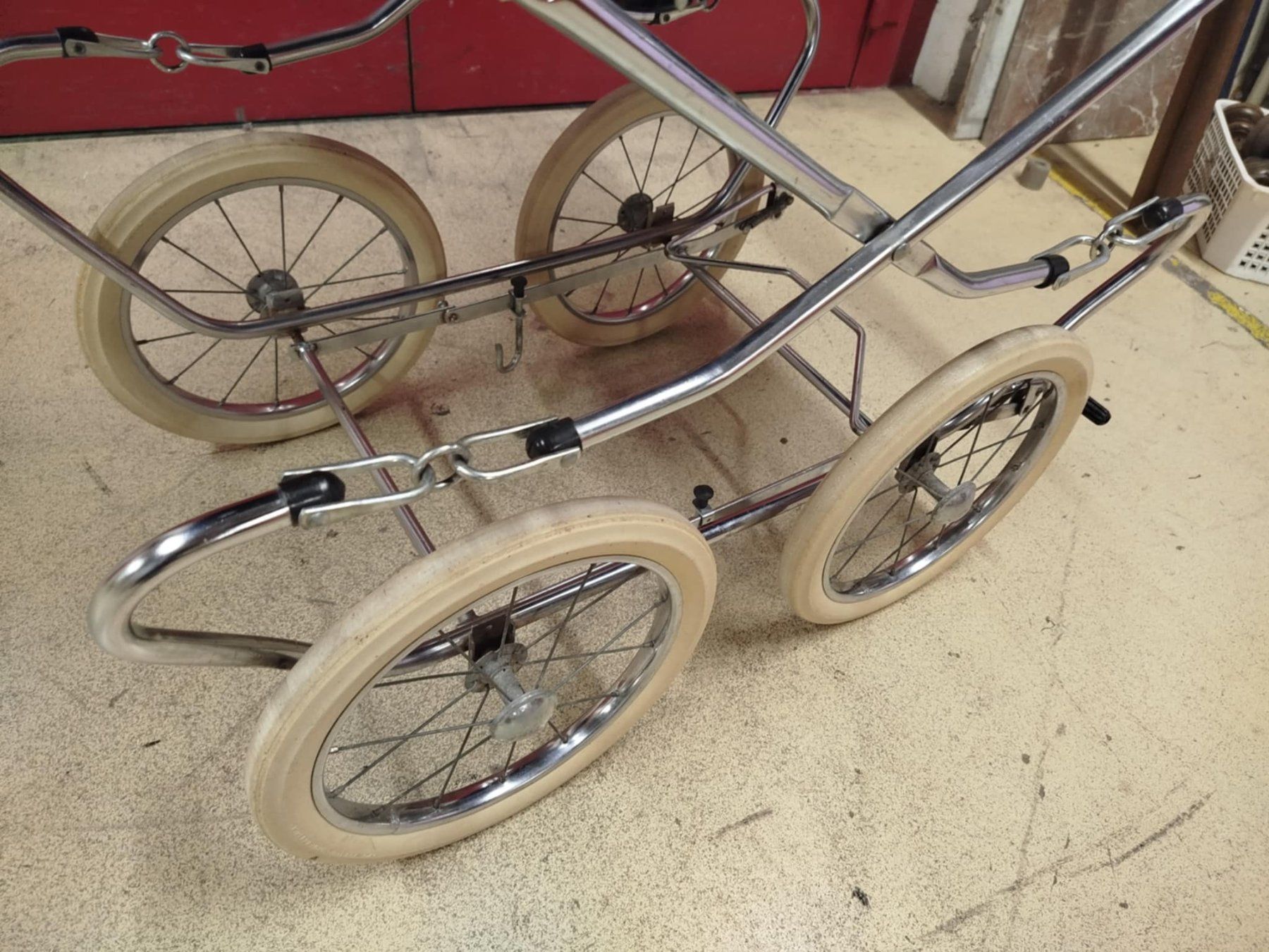 Kinderwagen: Poussette vintage – Gebraucht aus La Chaux-de-Fonds von Emmaus2300CDF 7