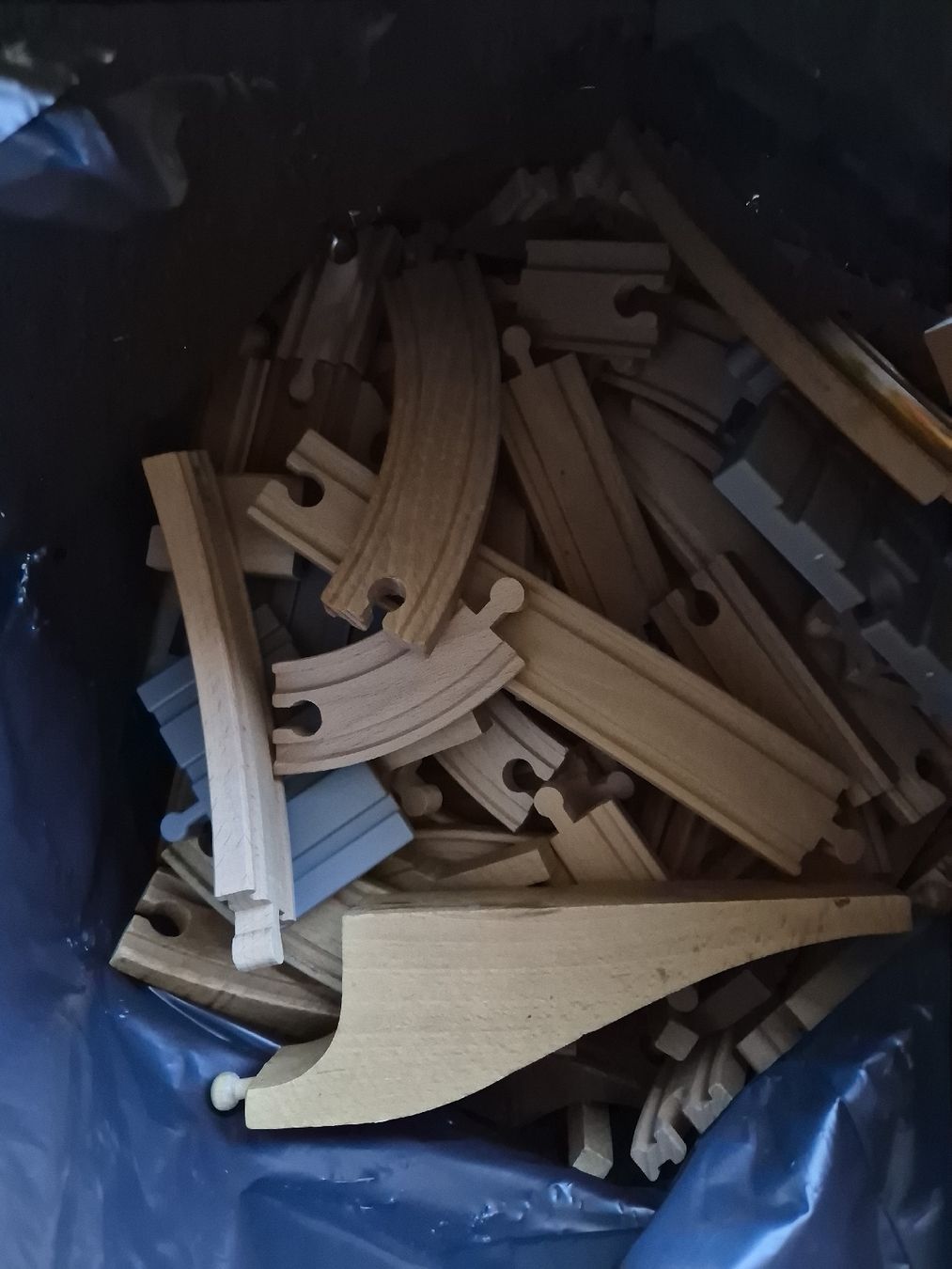Brio Jouets: Brio Holz Eisenbahn – D'occasion à Hüttlingen par Remalimo