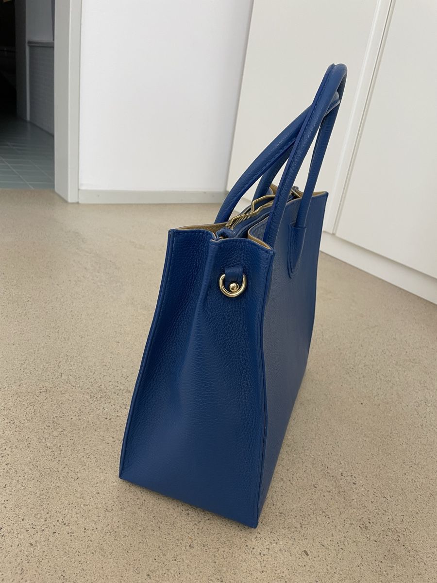 Taschen für Damen: Elegante blaue Ledertasche neuwertig – Gebraucht aus Zürich von aglier 5