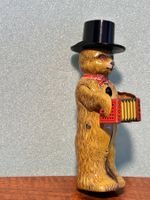 Altes Blechspielzeug Köhler Tanzbär mit Handharmonika 1950er