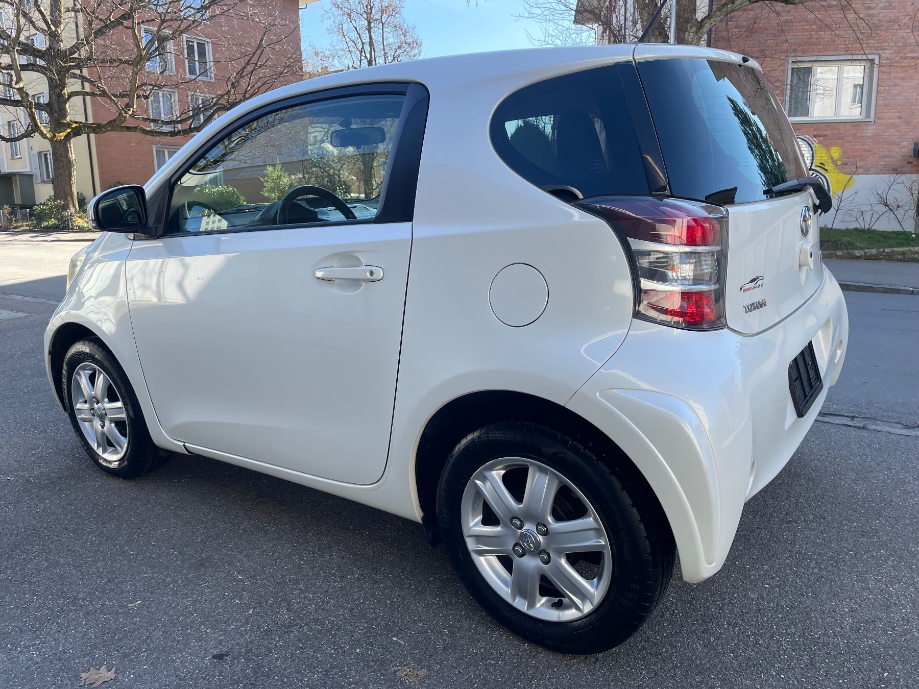Toyota Autos: Toyota iQ 1.0 2009 Handschaltung – Gebraucht aus Bern von FOREST62 1