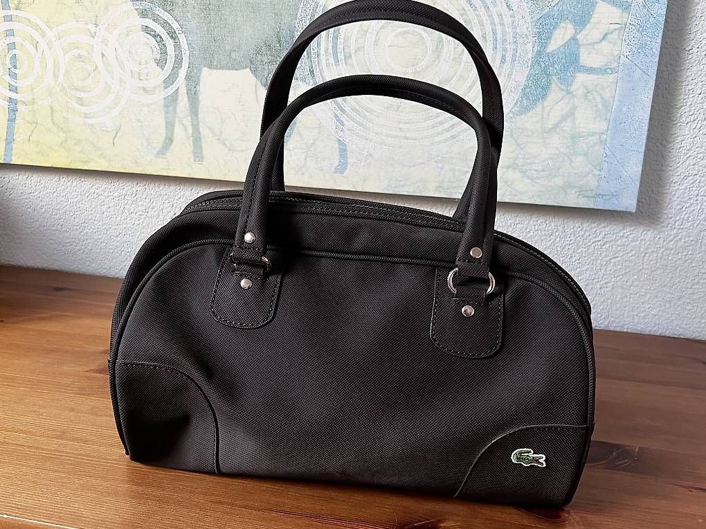Taschen für Damen: Lacoste Damenhandtasche – Neu und originalverpackt aus Wil ZH von mirjamschenker 1