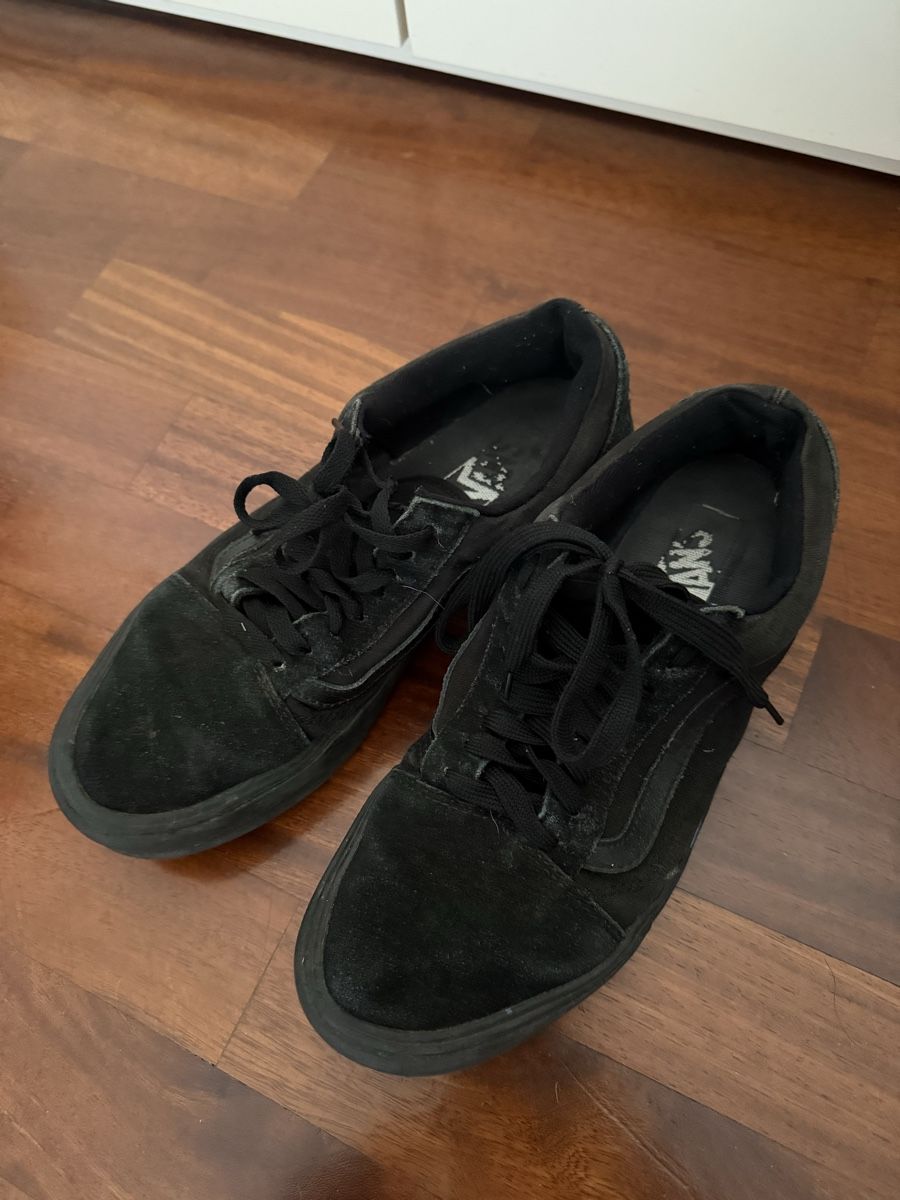 Vans Scarpe da uomo: Vans Old Skool nere uomo usate 42.5 – Usato da Bellinzona venduto da gia_zx2b 3