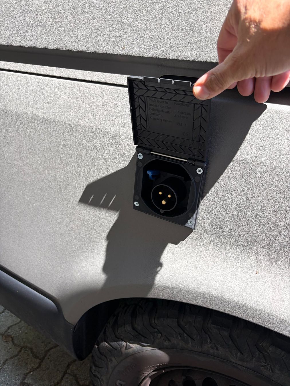 VW Veicoli da campeggio: VW T5 - Transporter 4 Motion – Usato da Dotzigen venduto da Pasci04 2