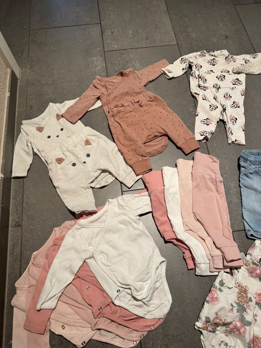 Ensembles coordonnés: Baby Kleider Grösse 56 – D'occasion à Niederrohrdorf par cyr_znc8 1