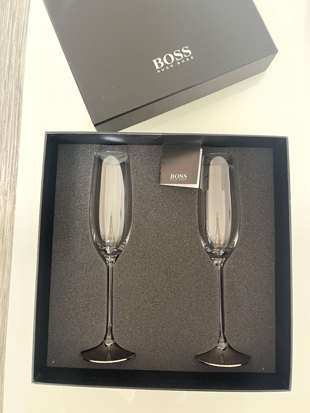 Bicchieri: Hugo Boss Champagner Gläser 2 Stück mit Box – Usato da Zürich venduto da Recode.Fashion 3