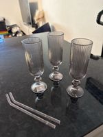 Schöne hohe Gläser
