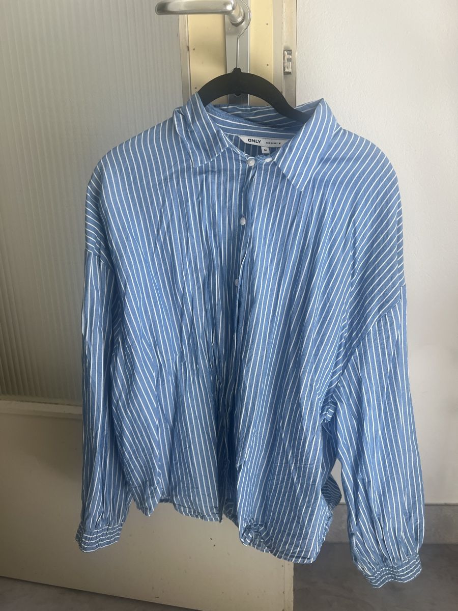 Only Camicette: Only Bluse, Gr. M, blau/weiss – Nuovo (secondo la descrizione) da Kirchberg BE venduto da lea_kb6y