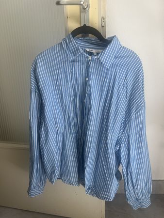 Only Bluse, Gr. M, blau/weiss