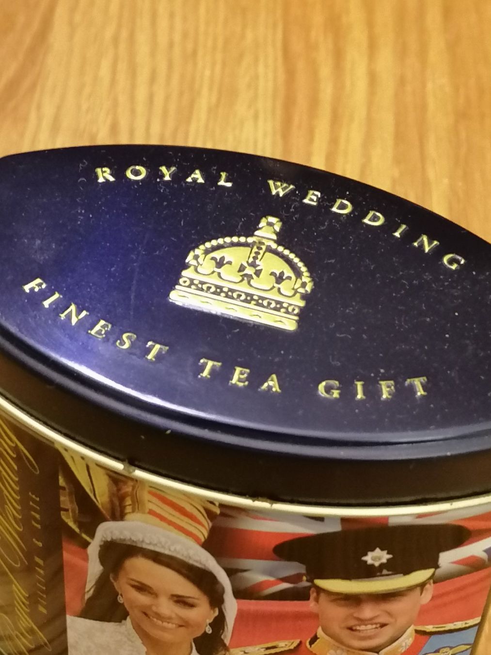 Altro in Decorazioni & Accessori: Blechdose - Royal Wedding - William & Kate, Limited Edition! – Usato da Basel venduto da vintagecollector 2