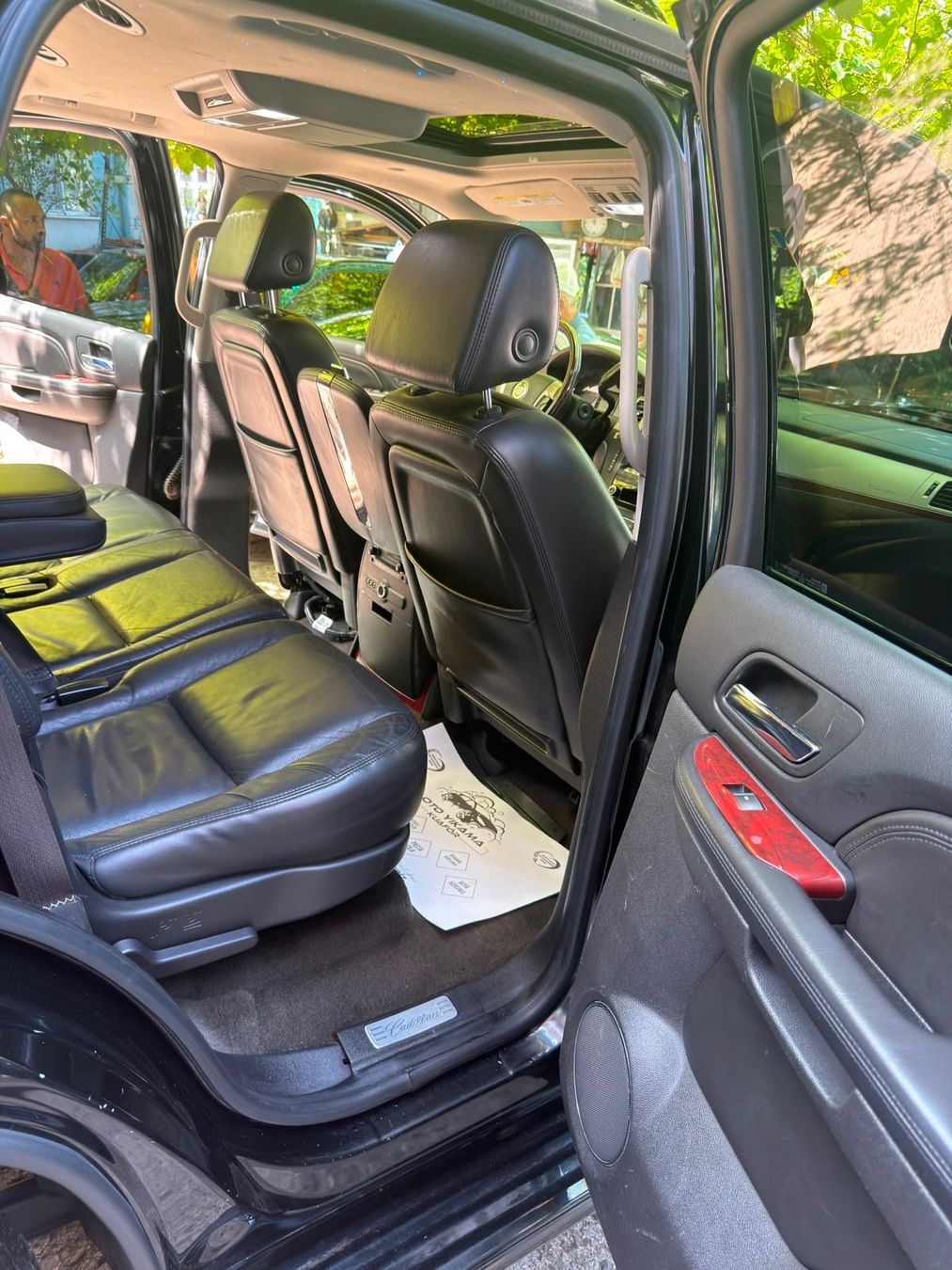 Autos: Cadillac escalade 6.2 V8 – D'occasion à biel-bienne par Sekiz 8
