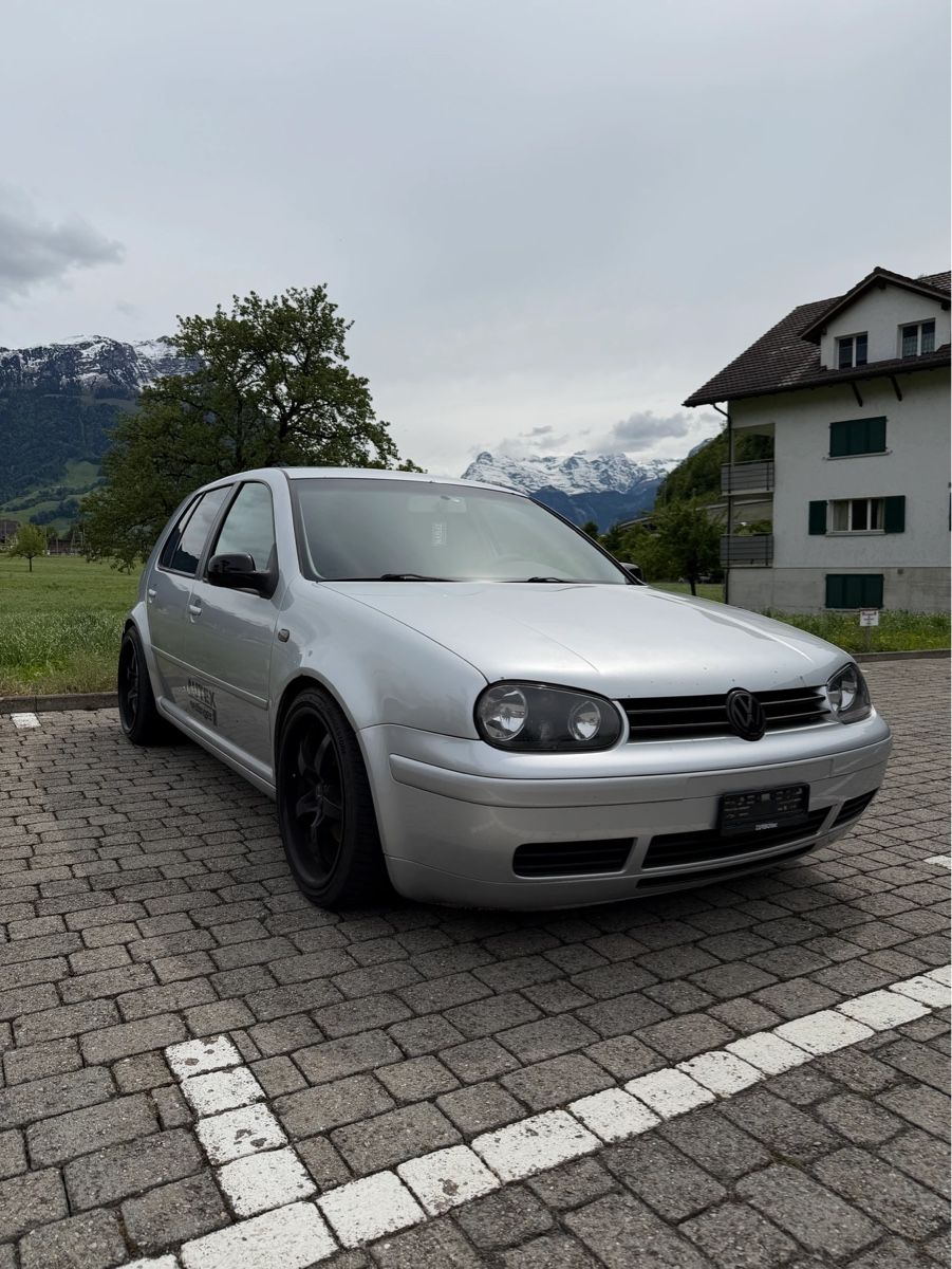 VW Automobili: VW Golf 4 1.9 TDI PD Highline – Usato da Seewen SZ venduto da sandroriolfi 1