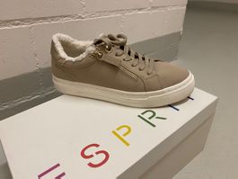 Esprit Sneakers fast neu, original pack