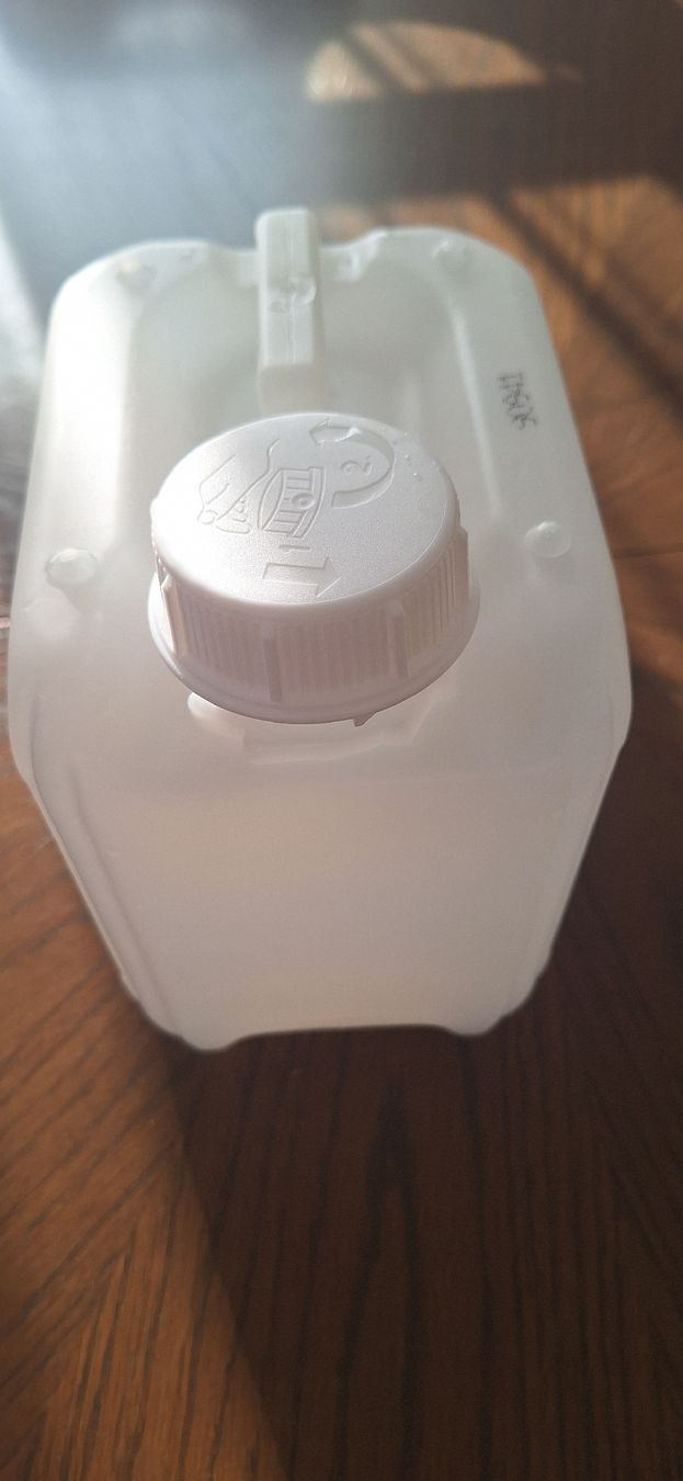 Accessori per altri veicoli: 2 Liter Kunststoffkanister – Usato da Schwyz venduto da cla_8w6t
