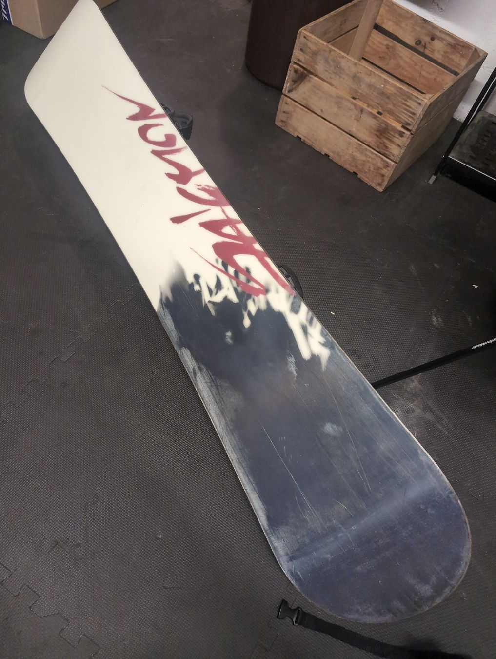 Salomon Board: Snowboard mit Bindung Salomon – Usato da Densbüren venduto da Erratic1988 2