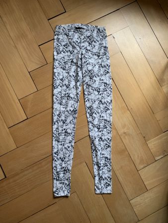 TOPSHOP - Totenkopf Leggings 34