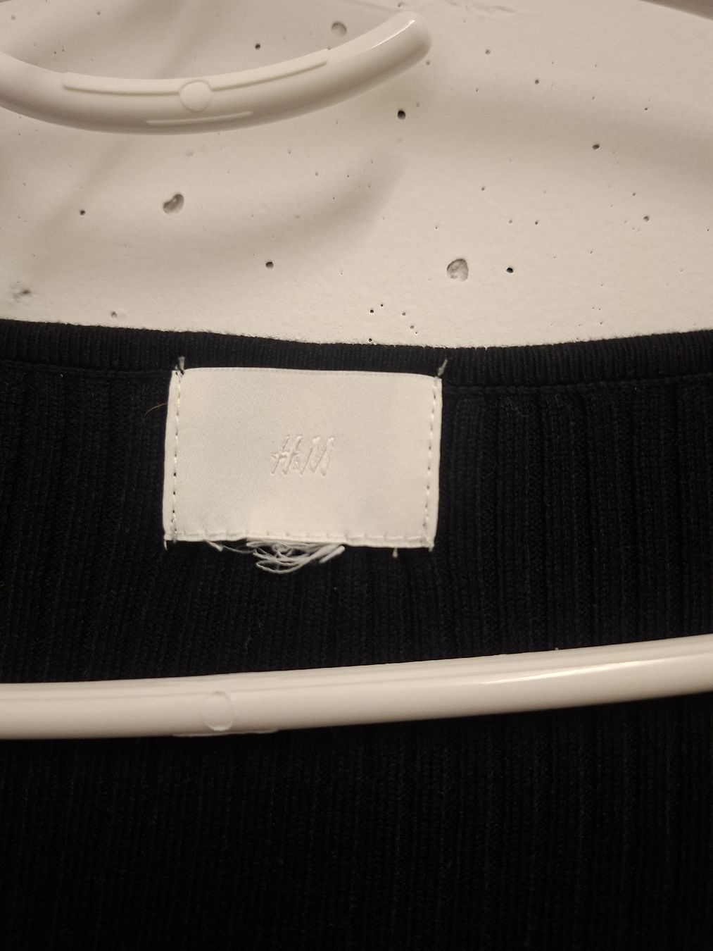 Pulls & Sweat-shirts: Damen Pullover schwarz H&M Grösse S gerippt  – D'occasion à Lengwil par Gastman45 2