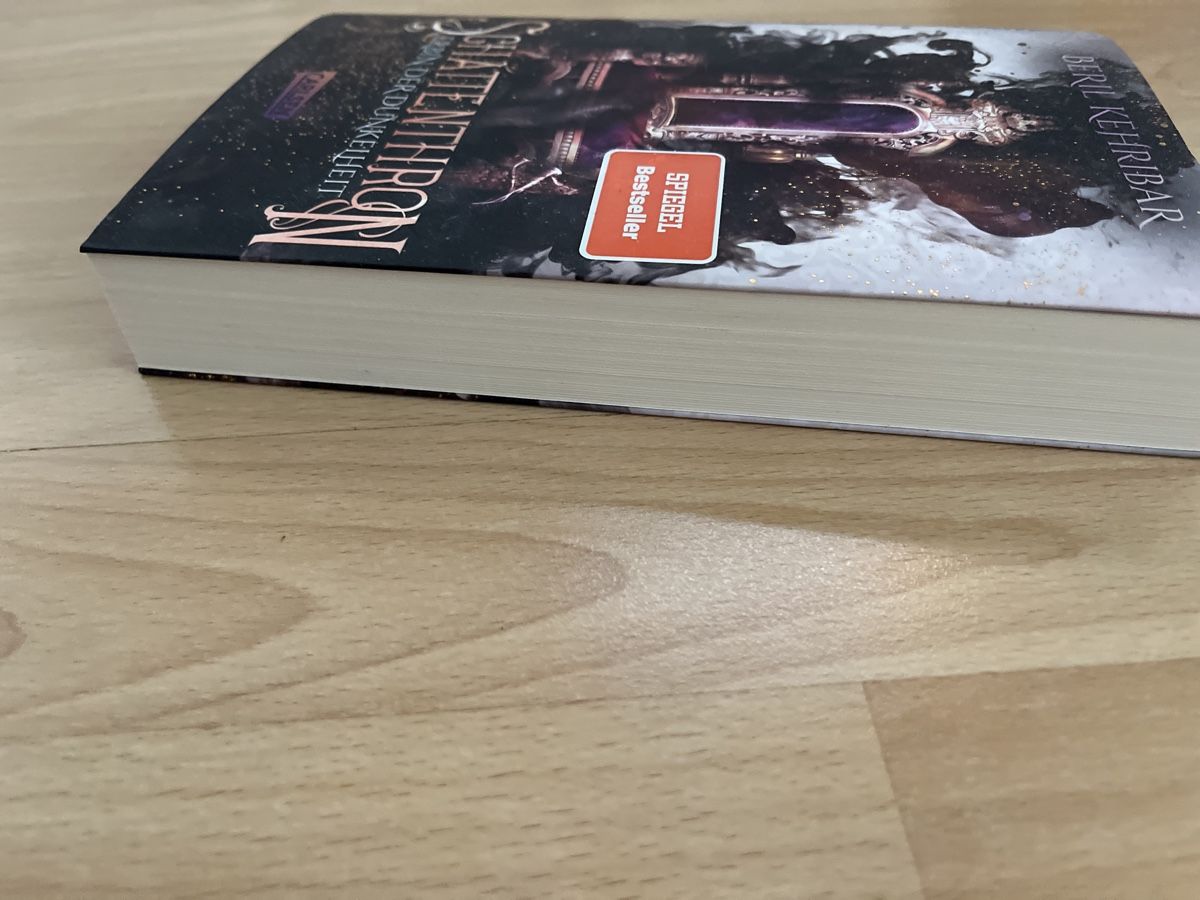 Libri: Schattenthron -Erbin der Dunkelheit – Usato da Strengelbach venduto da 300870 2
