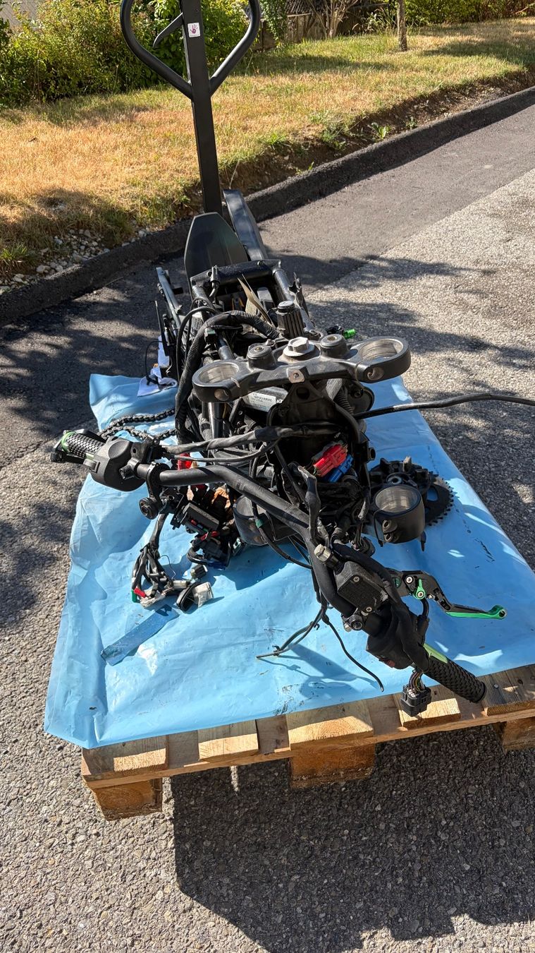 KTM Alle Motorradersatzteile: KTM 125 Duke Carcasse – Gebraucht aus Sorens von mis_2cr2 2