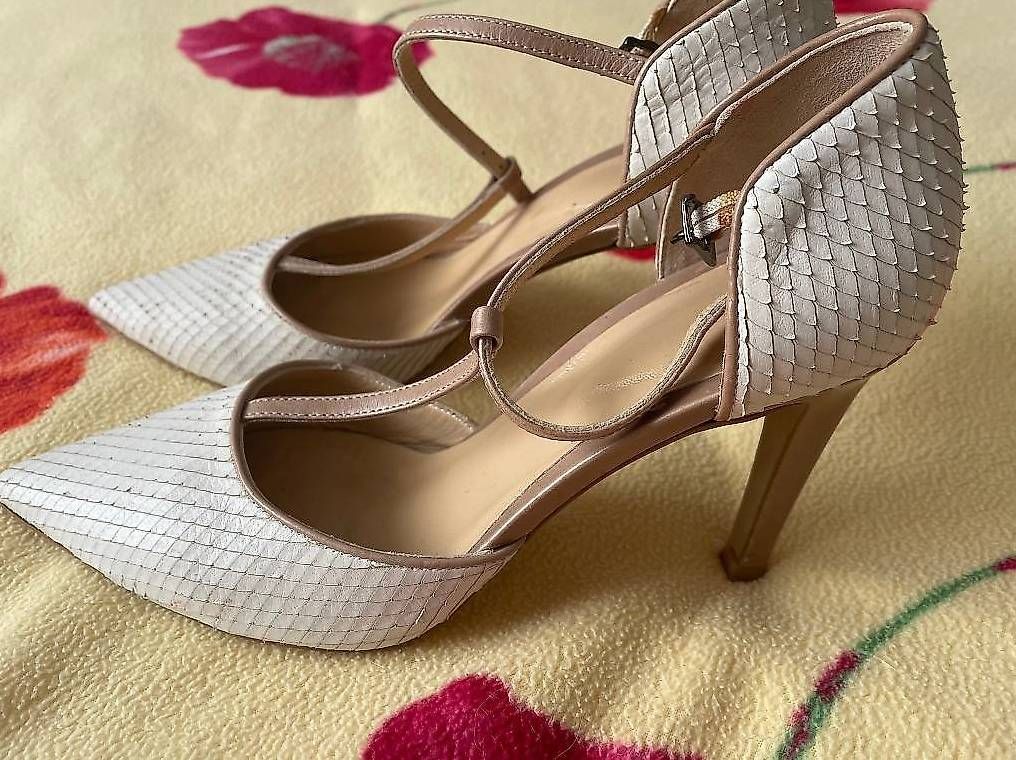 Navyboot Scarpe da donna: NAVYBOOT für festliche Anlass oder Hochzeit elegante Pumps – Usato da Wynau venduto da BilbonSacquet